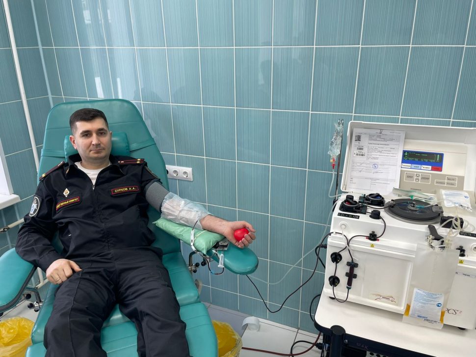 В Мурманске военные следователи приобщились к добровольному донорству крови